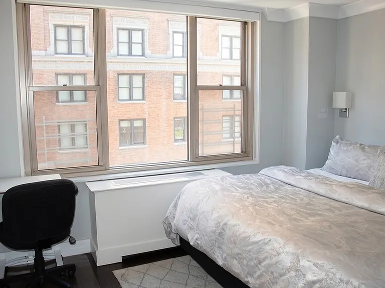 137 E 36th St #10GH — Photo 11