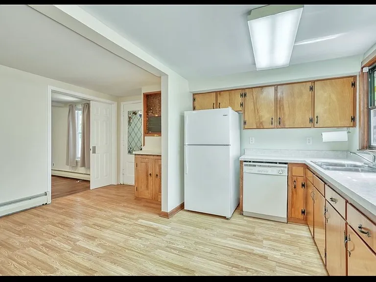 27 Martin St #1 — Photo 16