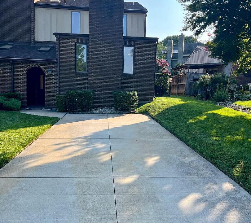 1st image of 712 Ticonderoga Ave