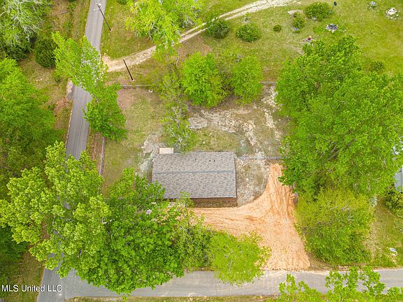 5th image of 100 Dogwood Cir