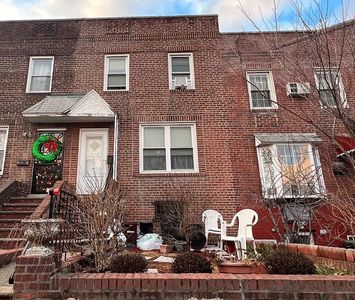 20-18 26th St, Astoria, NY, 11105
