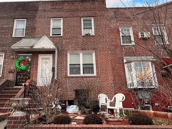 20-18 26th St, Astoria, NY 11105