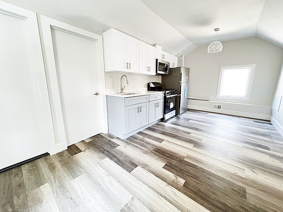 2nd image of 167 Munn Ave Floor 3