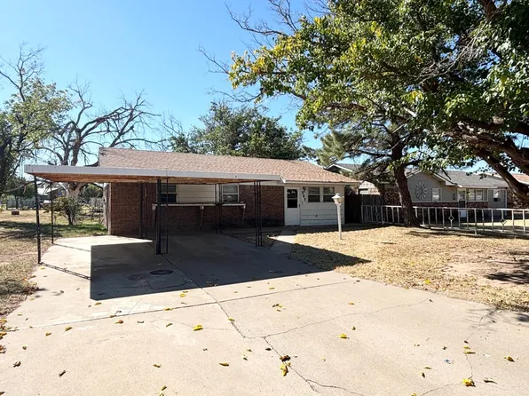 307 W 13th St, Hale Center, TX 79041