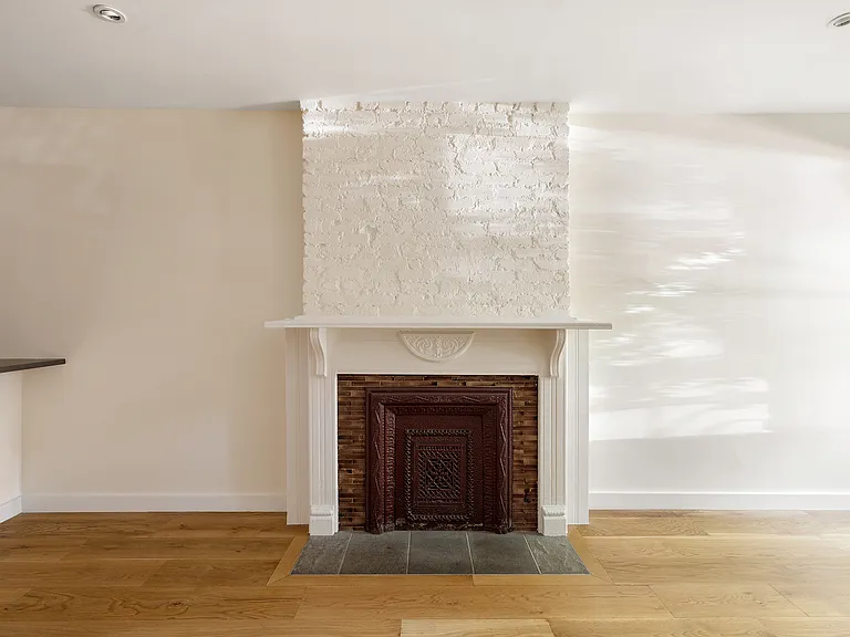 726 Macon St #1 — Photo 4