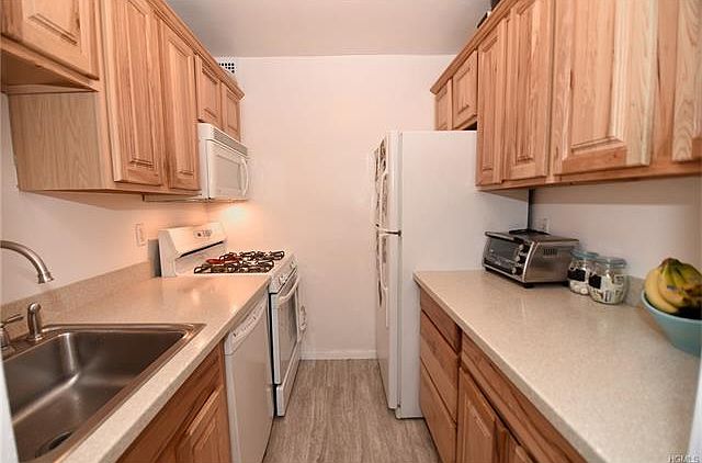1st image of 16 Lake St APT 3E