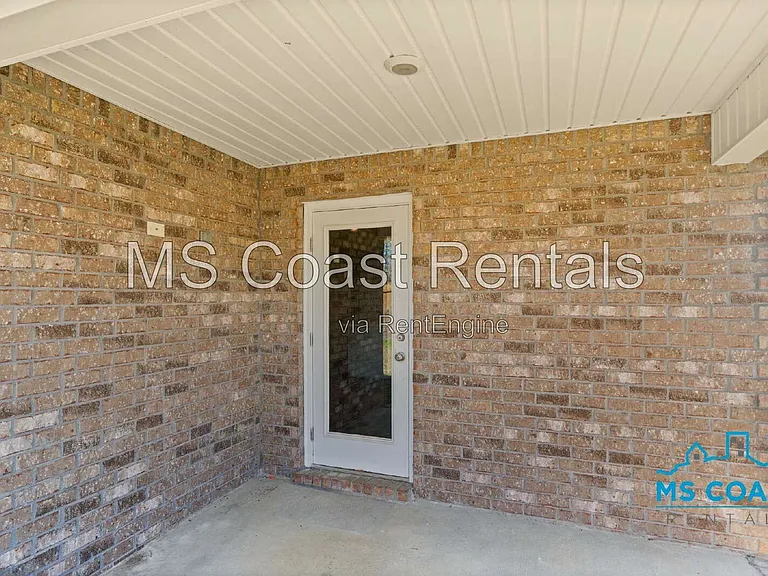 15236 Cypress Way — Photo 24