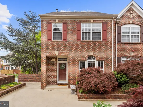 6100 Madison Pointe Ct, Falls Church, VA 22041