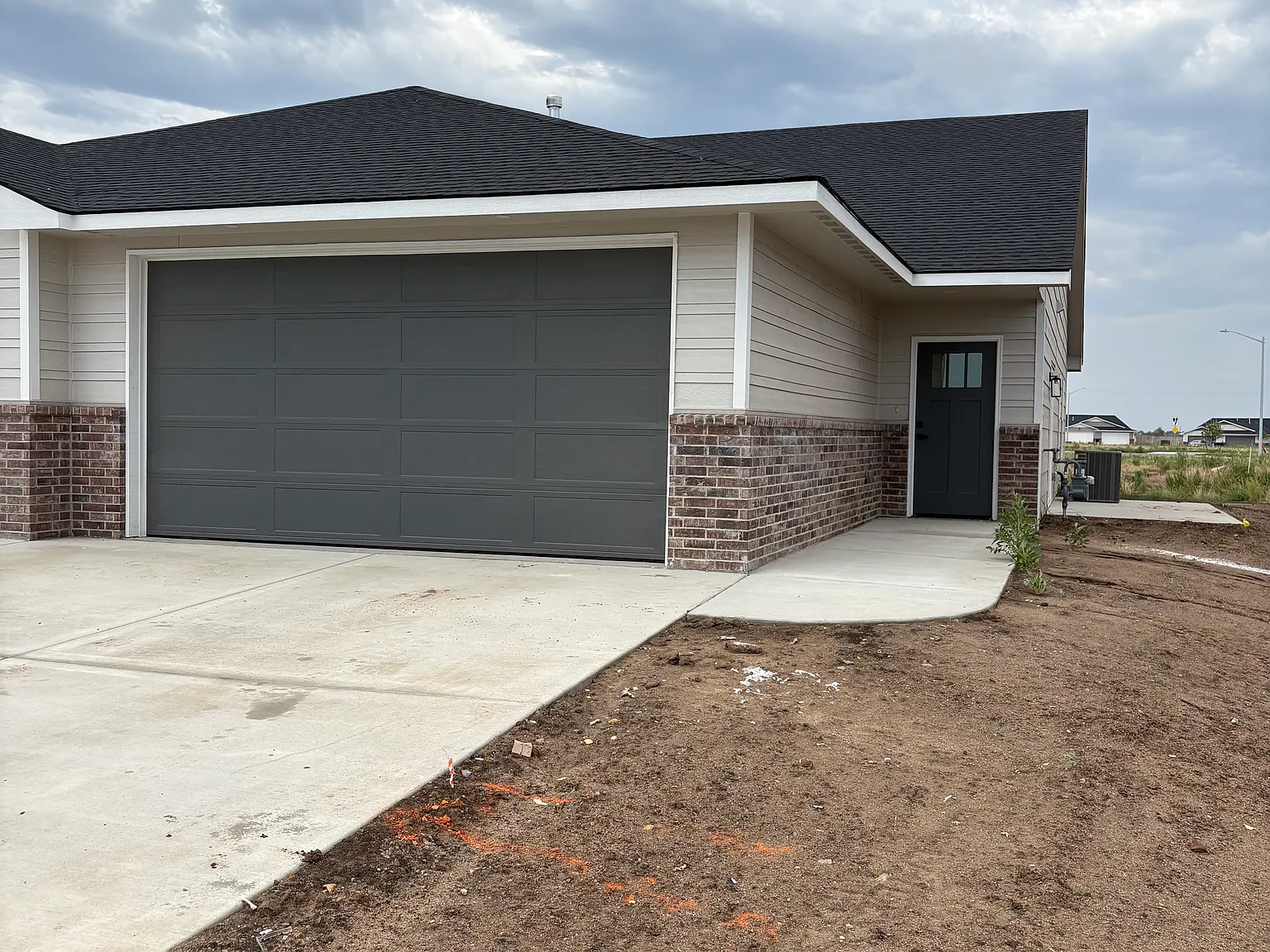 3 bed, $1,625 — Photo 1