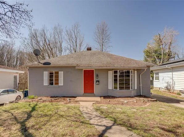 1430 Laurel St, Highland, IL 62249