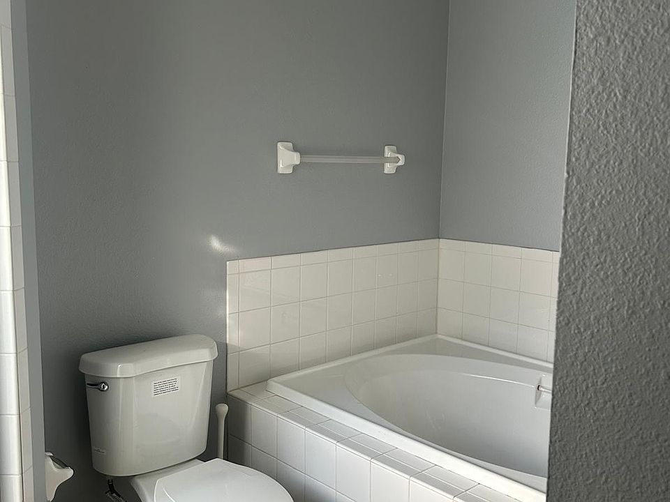 1st image of 24921 Vintage Ct