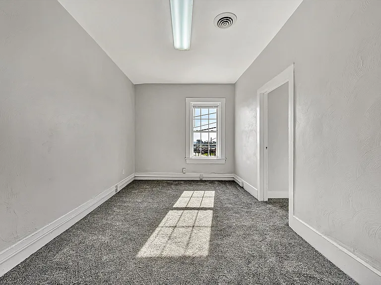 701 Salem Ave SW — Photo 7