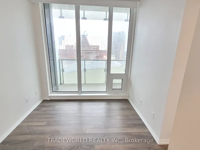 197 Yonge St #2909 — Photo 17
