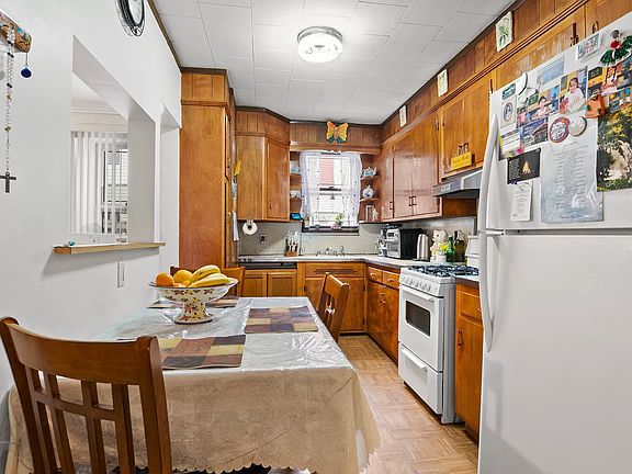 4th image of 9209 91st Ave