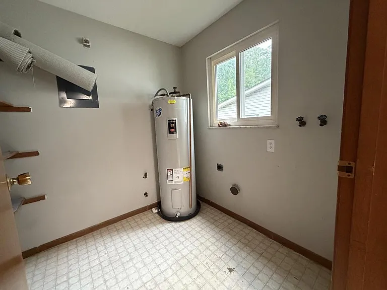 68 Ryder Ct — Photo 2