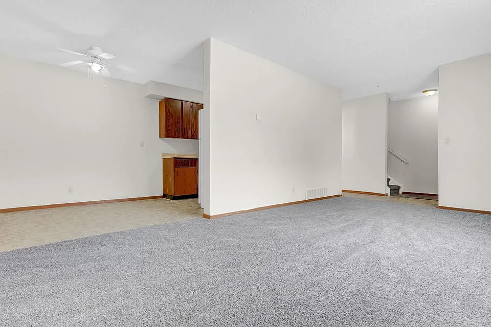 Castle Rd, Regina — Photo 1