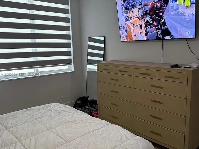 5005 Collins Ave #1525 — Photo 12