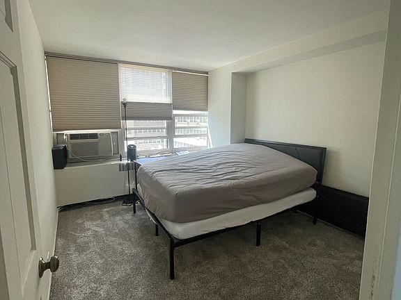 3rd image of 3950 N Lake Shore Dr APT 1806