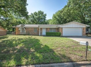 1318 Forrest Dr, Canton, TX 75103