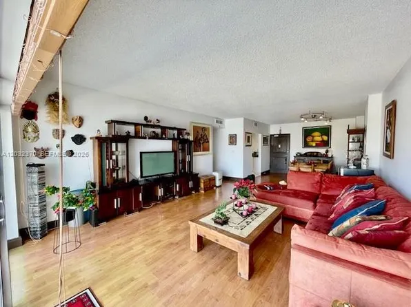 500 Bayview Dr APT 1923, Sunny Isles Beach, FL 33160
