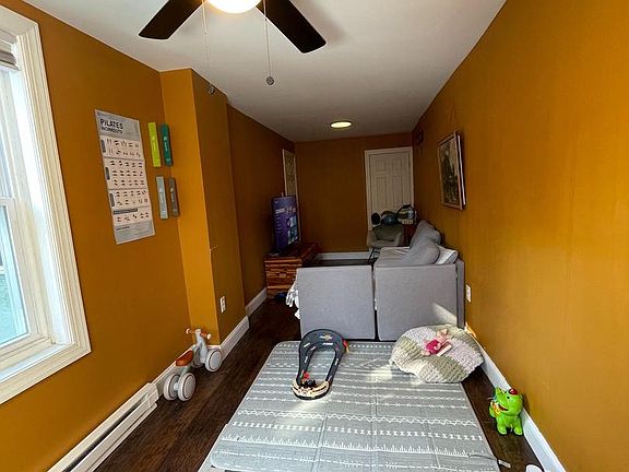 5th image of 3567 Joyce St