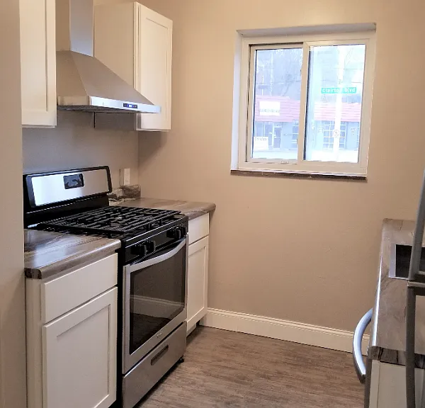 1 Glen Elm Dr #6 — Photo 2