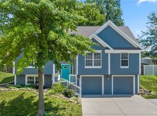 3305 S Mark Twain Ave, Blue Springs, MO 64015