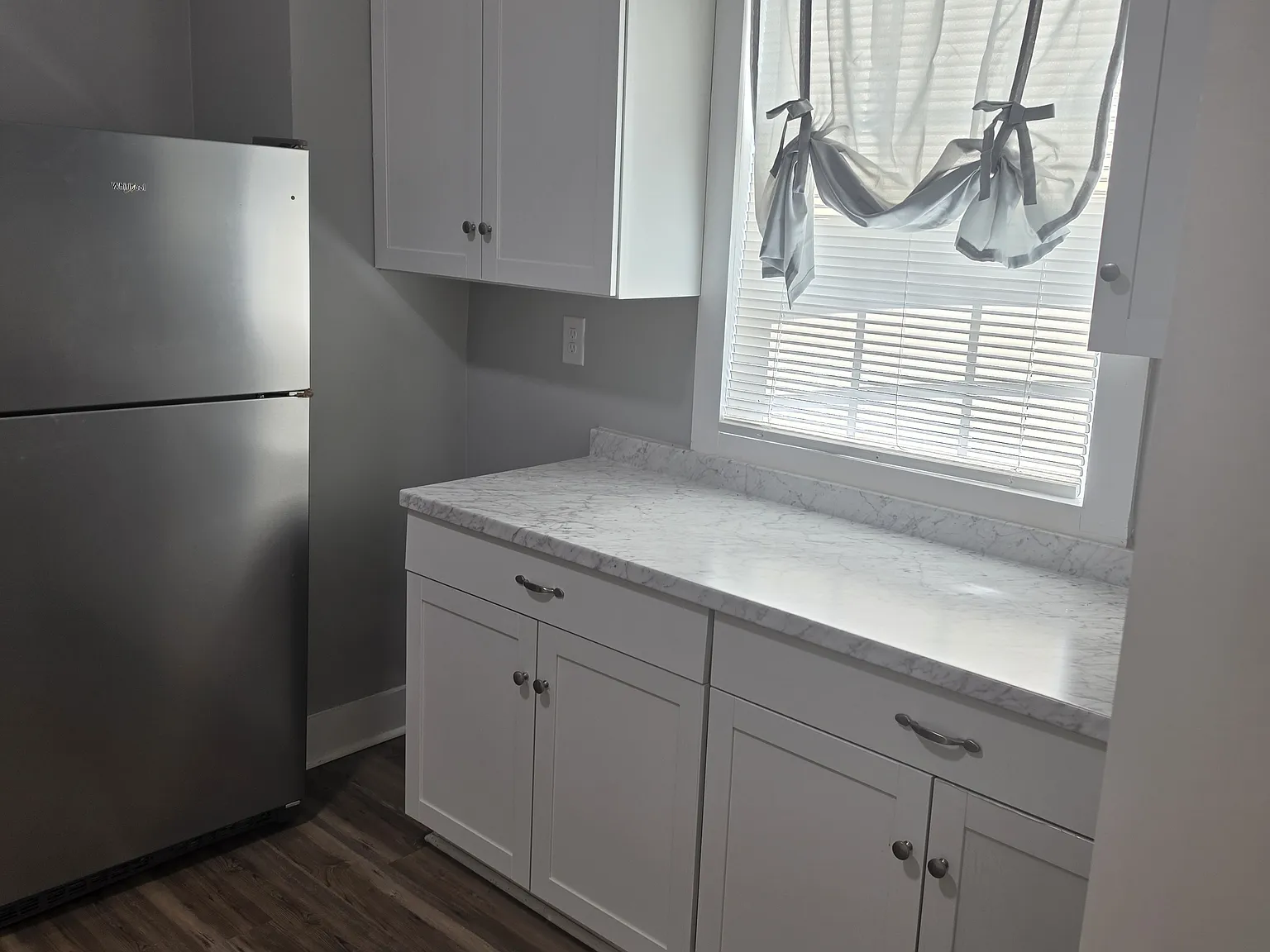 2 bed, 1000 sqft, $1,300 — Photo 4