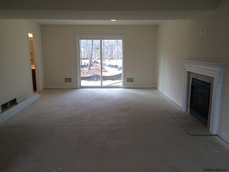 5th image of 34 COTTAGE Avenue