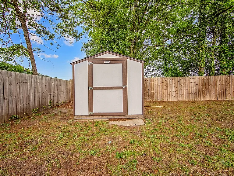 2117 Lombardy Dr — Photo 4