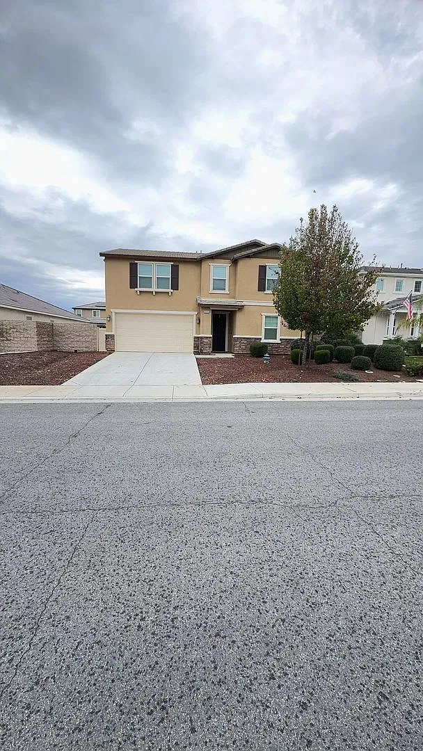 Beautiful Menifee Rental Home — Photo 1