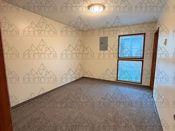 4th image of 1700 E 9th St APT 11