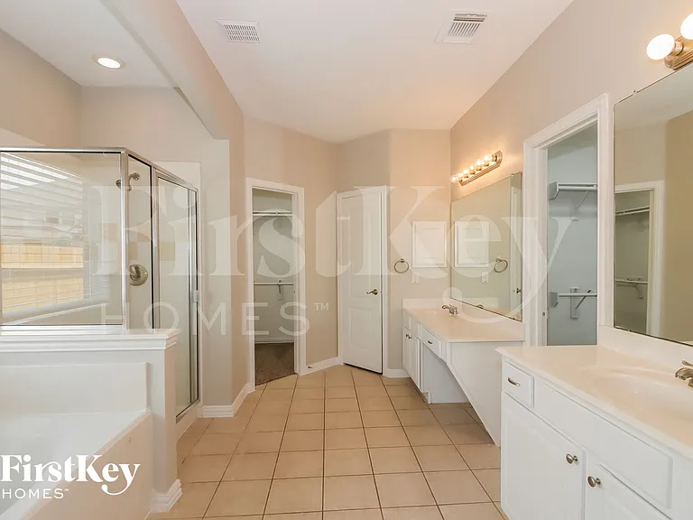 13206 Indigo Creek Ln — Photo 11