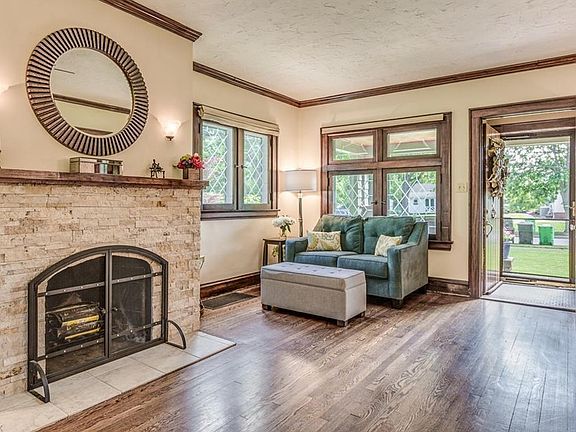 5th image of 23421 Effingham Blvd