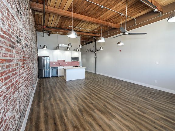 4th image of 1825 E Atlantic St #212