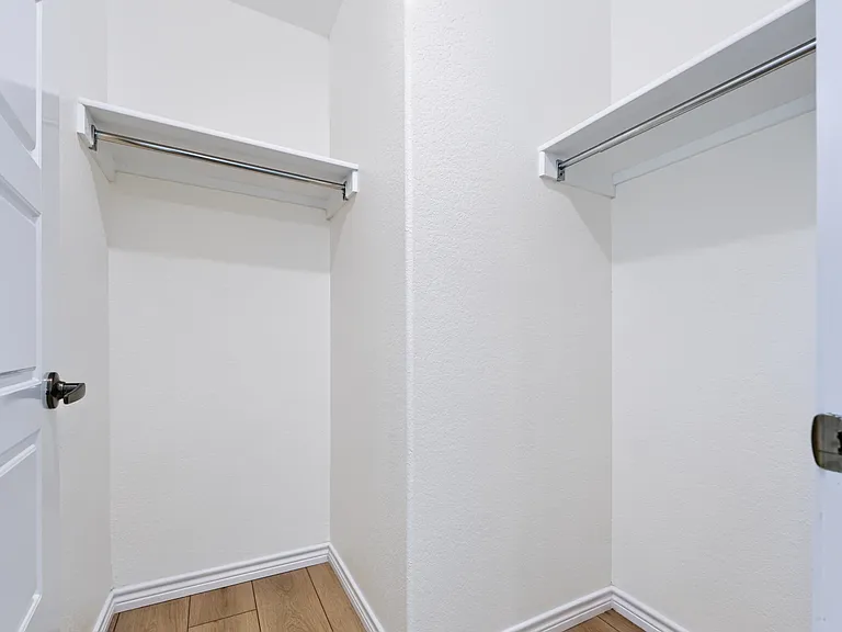 1030 Gruma — Photo 39