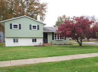 38038 Parkway Blvd, Willoughby, OH 44094