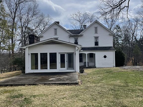 3rd image of 782 Maple Ave