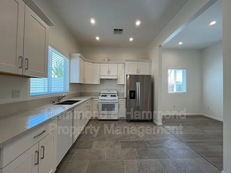 12680 Bradley Ave #9 — Photo 9