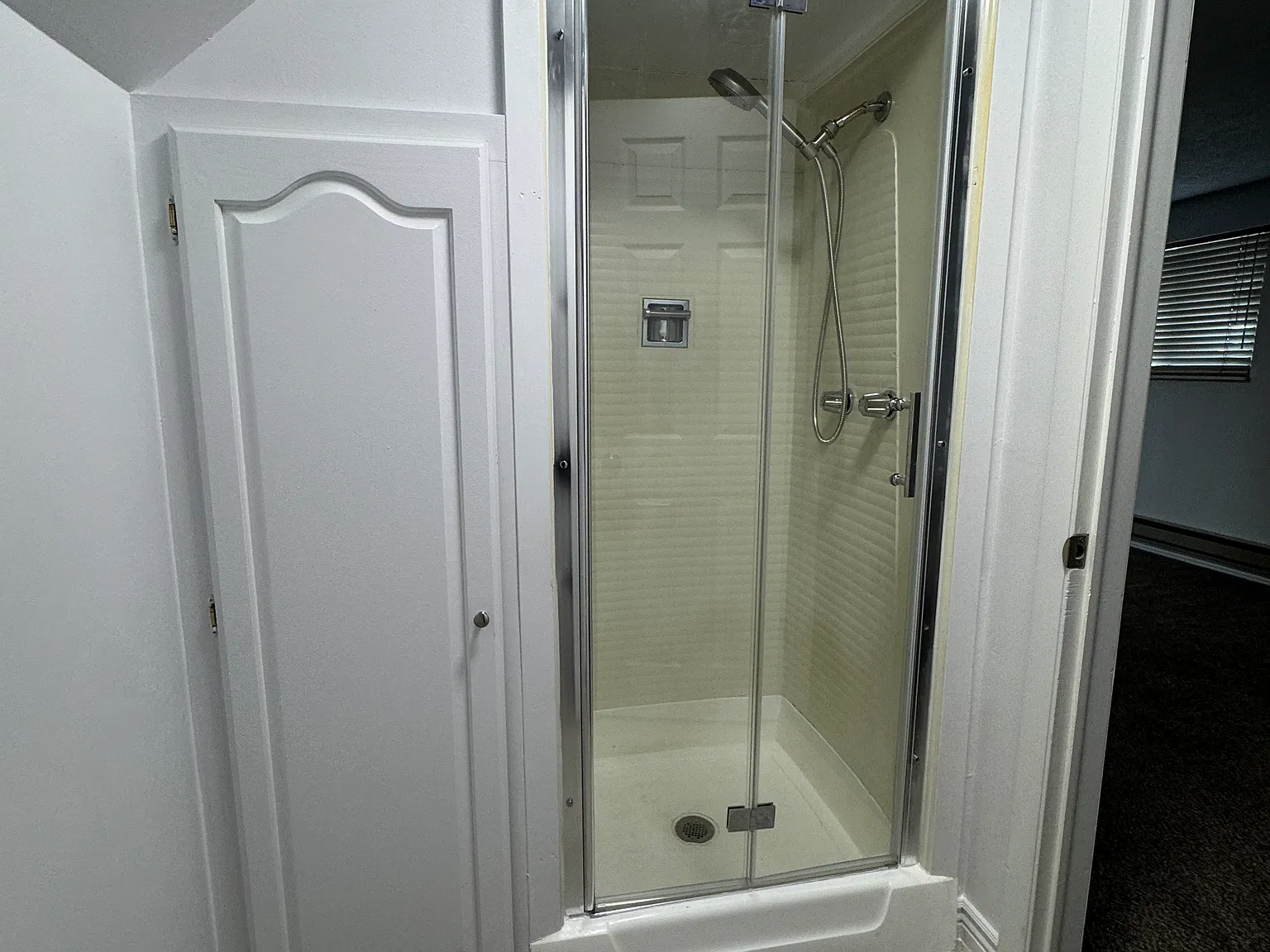4 bed, 1800 sqft, $3,200 — Photo 4