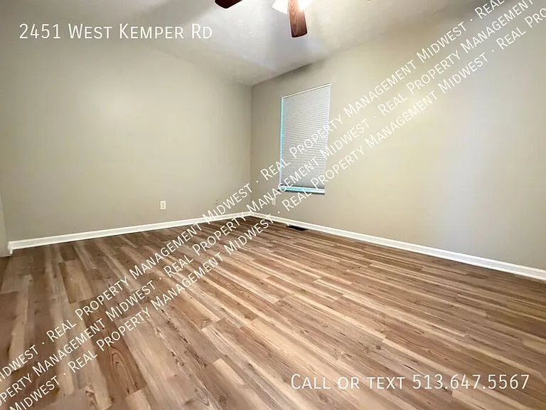 2451 W Kemper Rd — Photo 12
