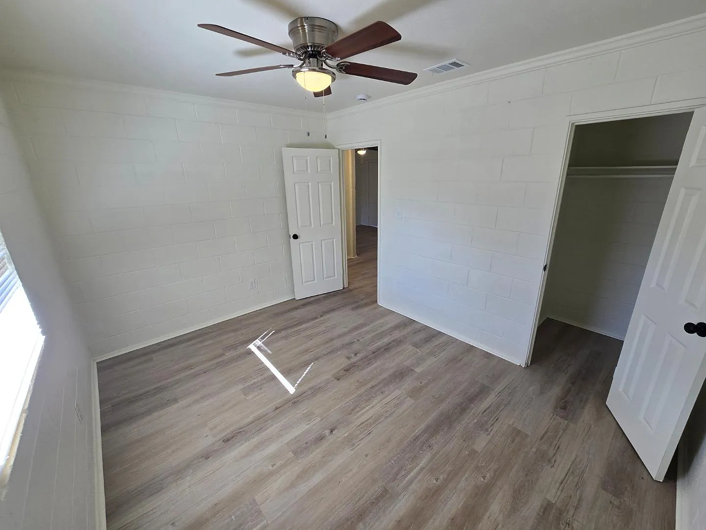 782 Terminal Ct - 782 Terminal Ct Unit 1 — Photo 4