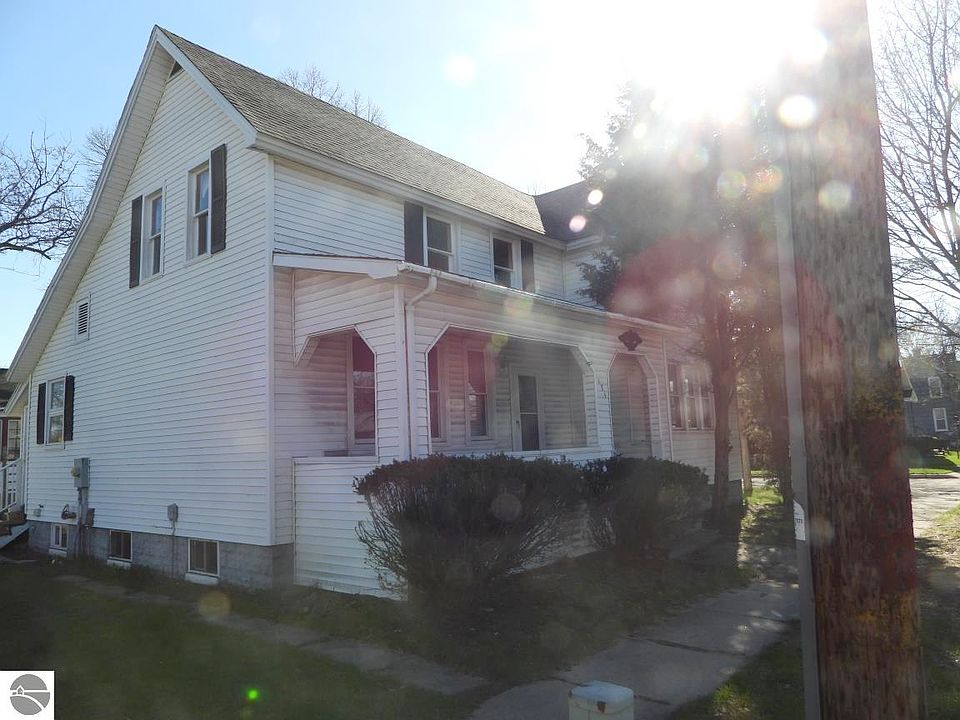 1st image of 171 8th St