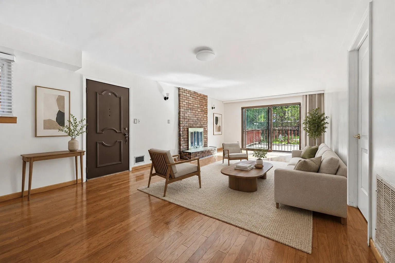 4 bed, 3.0 bath, $4,080 — Photo 4