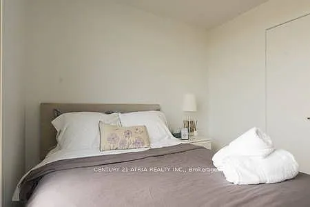 4K Spadina Ave #302 — Photo 8