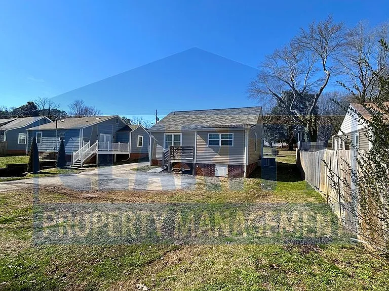 1102 Georgetown Rd NW — Photo 5