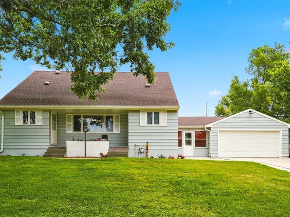 1820 W 3rd St, Perry, IA 50220