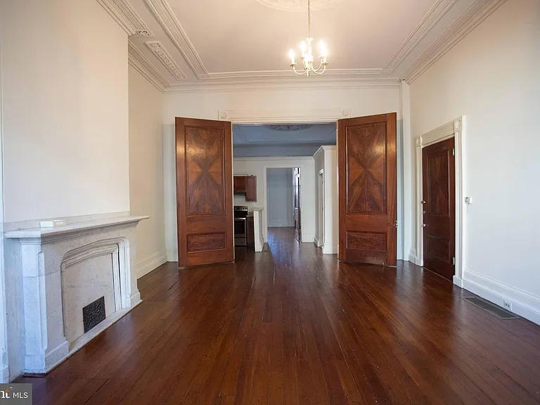 916 Spruce St #2R — Photo 2