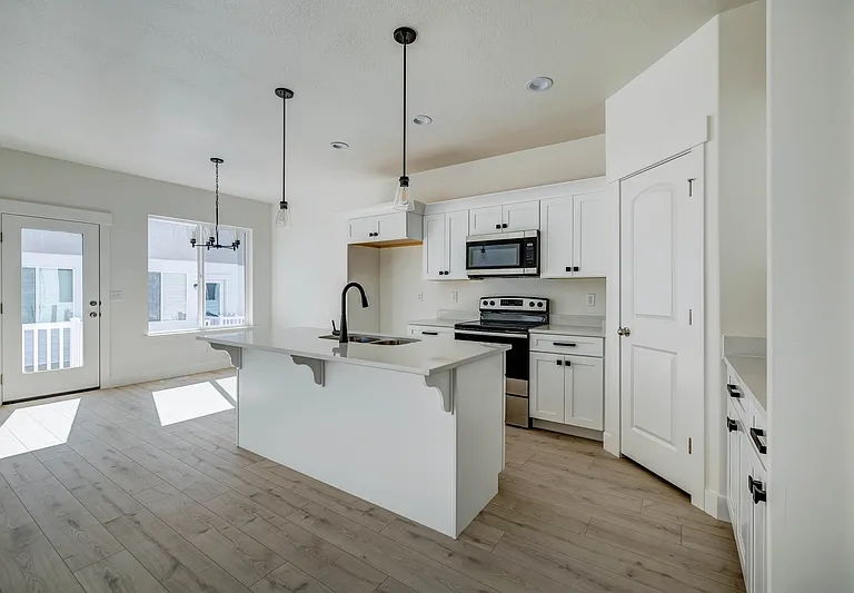 981 W Coral Charm Way #1 — Photo 4