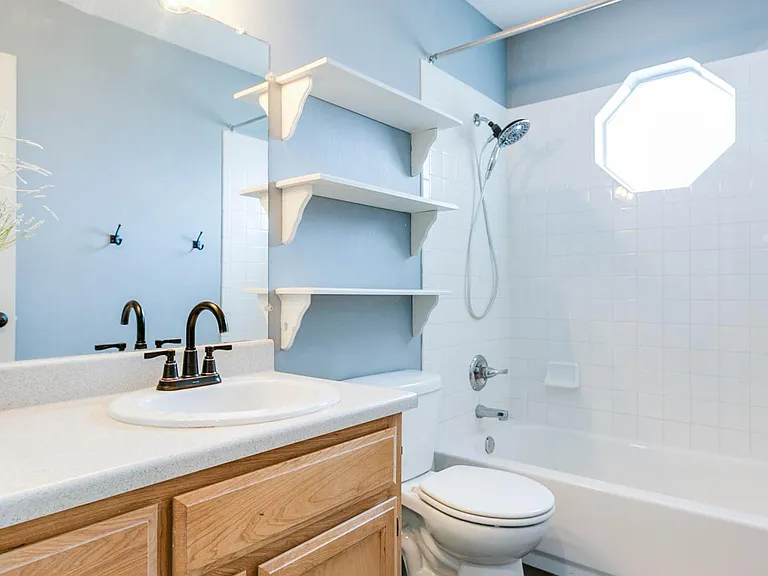 1221 Elmo Ln — Photo 31